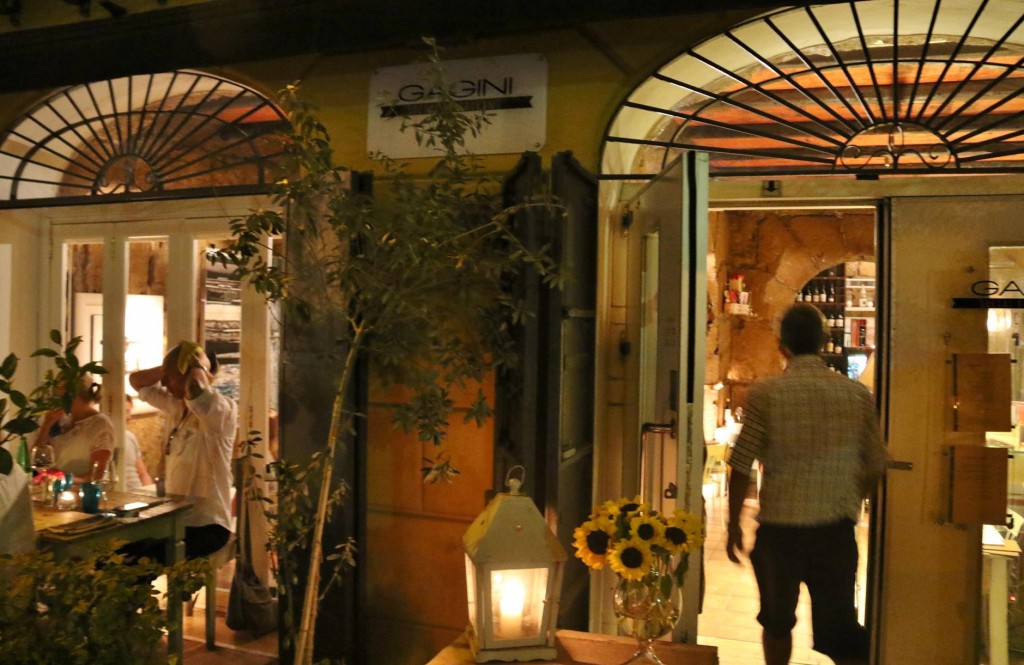 In the evening we happen to come across a lovely restaurant called Gagini