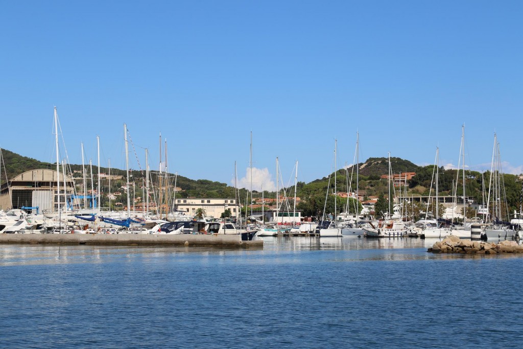 Esaom Marina is about 10 minutes from the old Port of Portoferraio