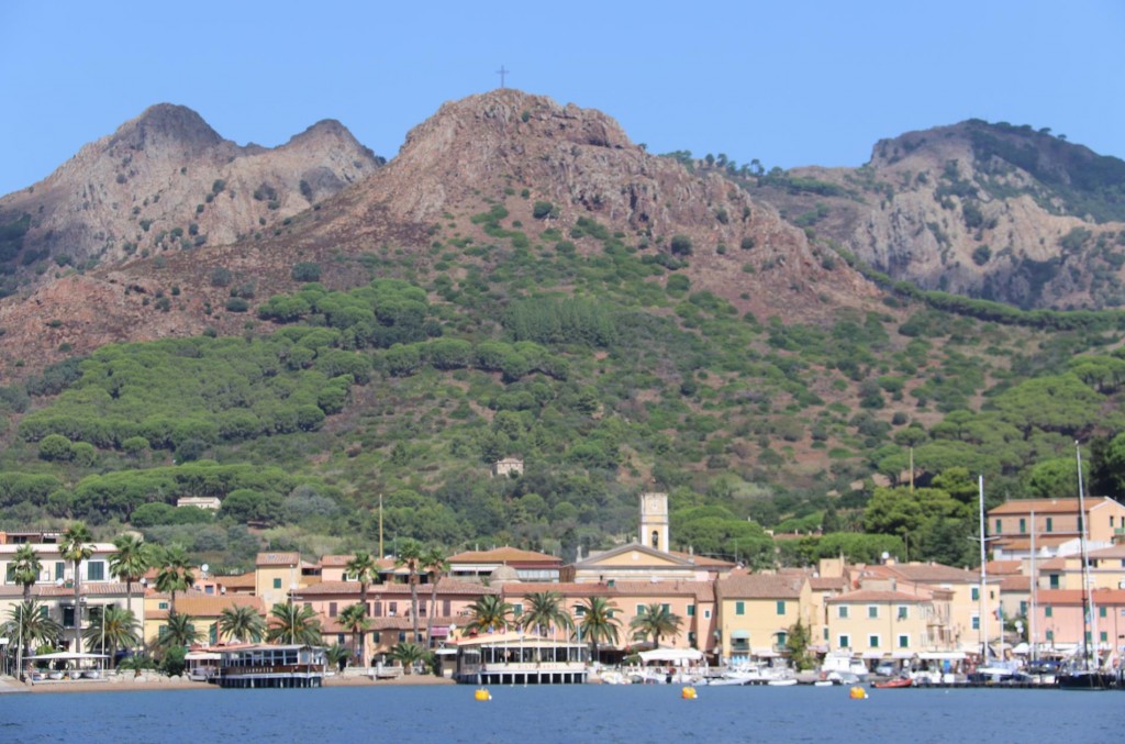 Once again we leave this beautiful little port of Azzuuro however we are going north and returning to Portoferraio