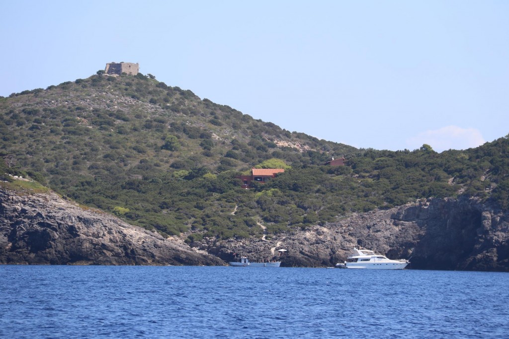 Arriving at Giglio we pass Cala Capazzollo one of the anchorages on the east coast of the island