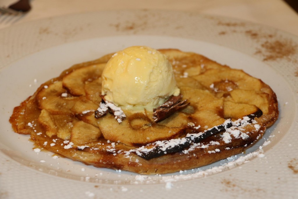 The waiter insisted that we try their apple tart - yum!!