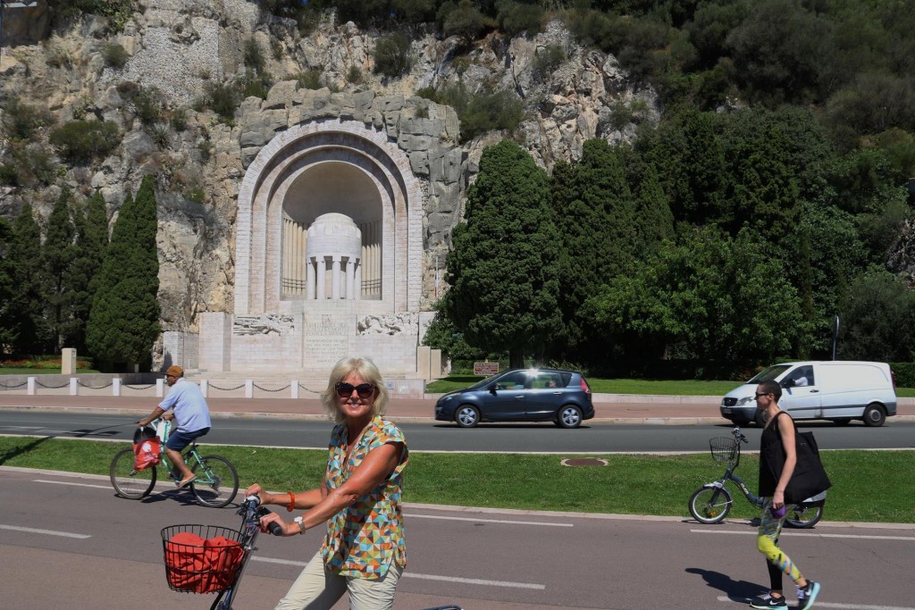  Because of the many bike tracks, Nice is the ideal place to ride around and explore the town