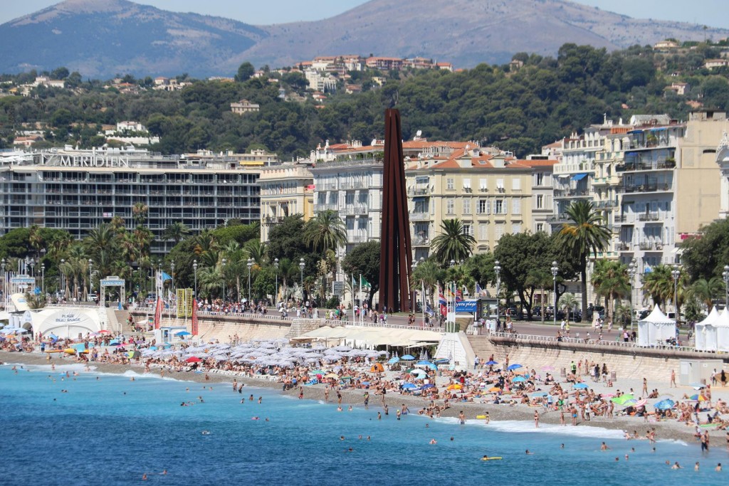 A wonderful view of the beach and Promenade des Anglais from Place Guynemer by the port